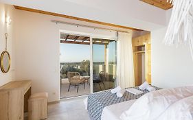 Mandana Villa - With Private Pool & Jacuzzi